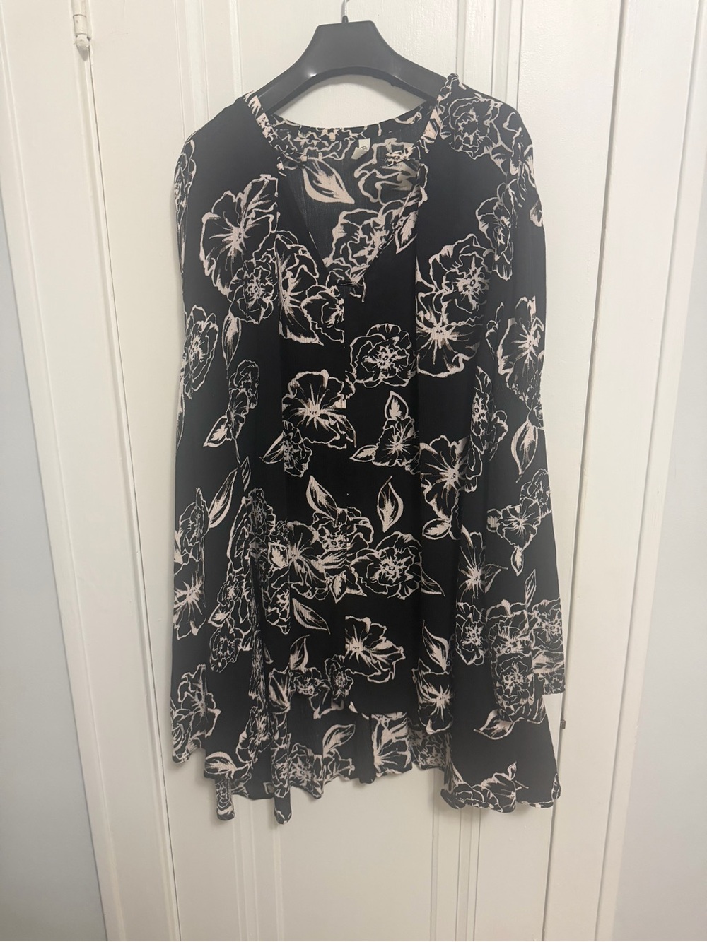 Free People Black Floral V-Neck Long Sleeve Dress